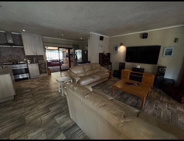 4 BEDROOM HOUSE FOR SALE IN ESTHER PARK